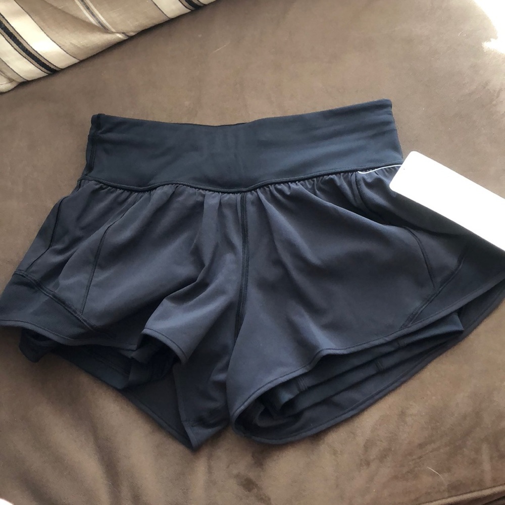 Lulu lemon black hotty hot shorts